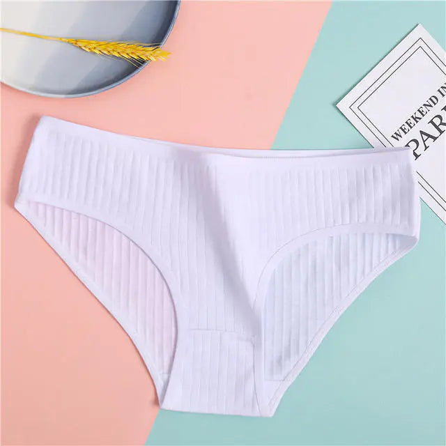 Cute Ladies' Low Waist Breathable Cotton Panties