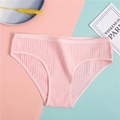 Cute Ladies' Low Waist Breathable Cotton Panties